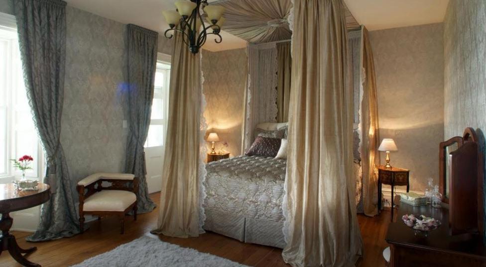 Maplehurst Manor Bed and Breakfast Brockville Pokój zdjęcie